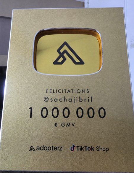 TikTok Shop trophy awarded to Sacha Jibril for €1,000,000 in GMV